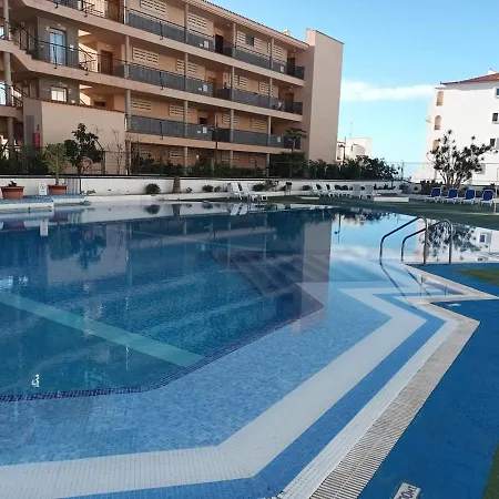 With Large Terrace In Summerland Apartment *