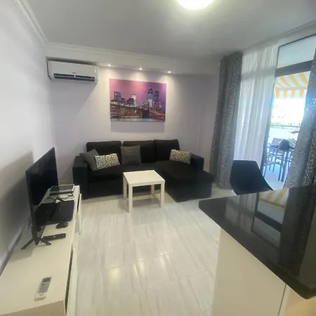 Apartment With Large Terrace In Summerland *