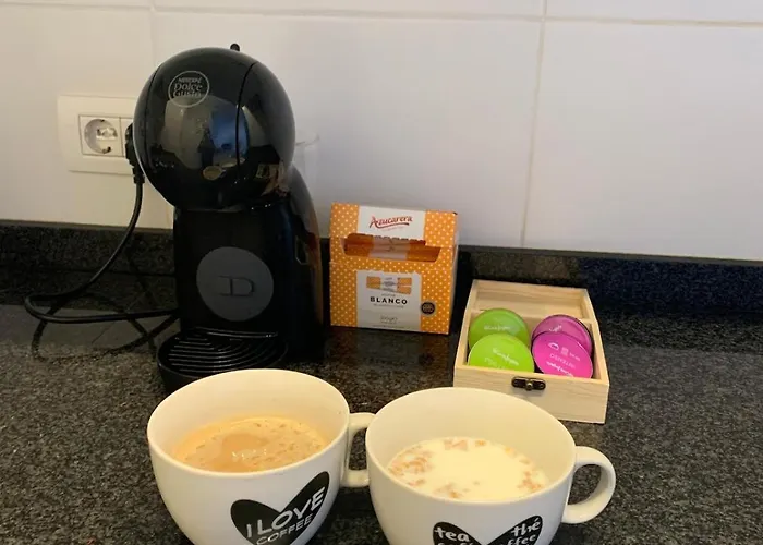 With Large Terrace In Summerland Διαμέρισμα