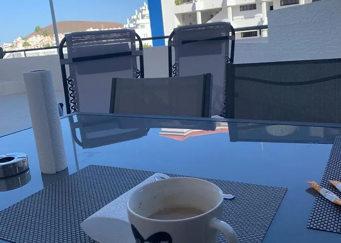 With Large Terrace In Summerland *