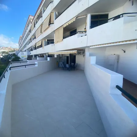 Apartamento With Large Terrace In Summerland