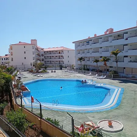 With Large Terrace In Summerland Apartamento *