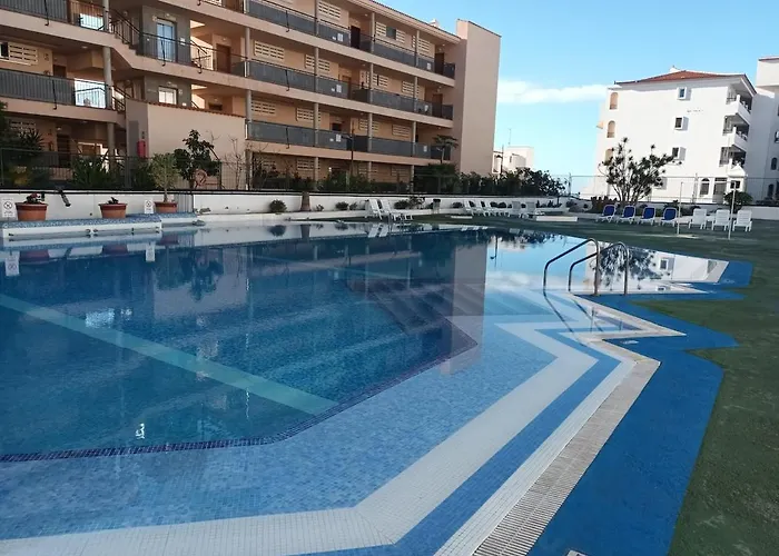 With Large Terrace In Summerland Apartment *