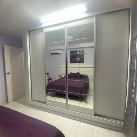 With Large Terrace In Summerland Lägenhet